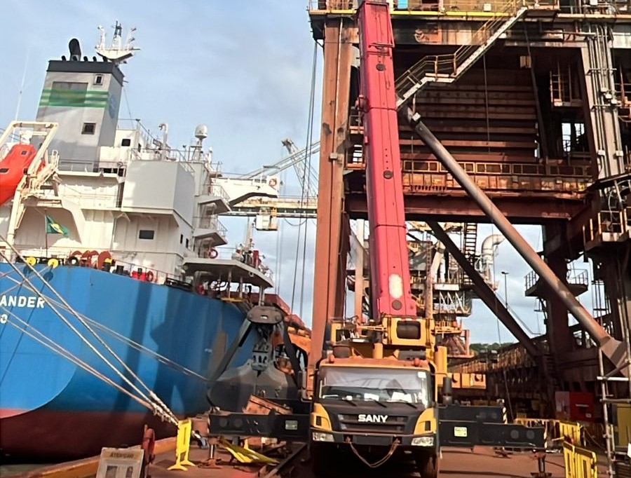 Manutenção preventiva e qualidade de serviços: CMPC entrega o descarregador de navios